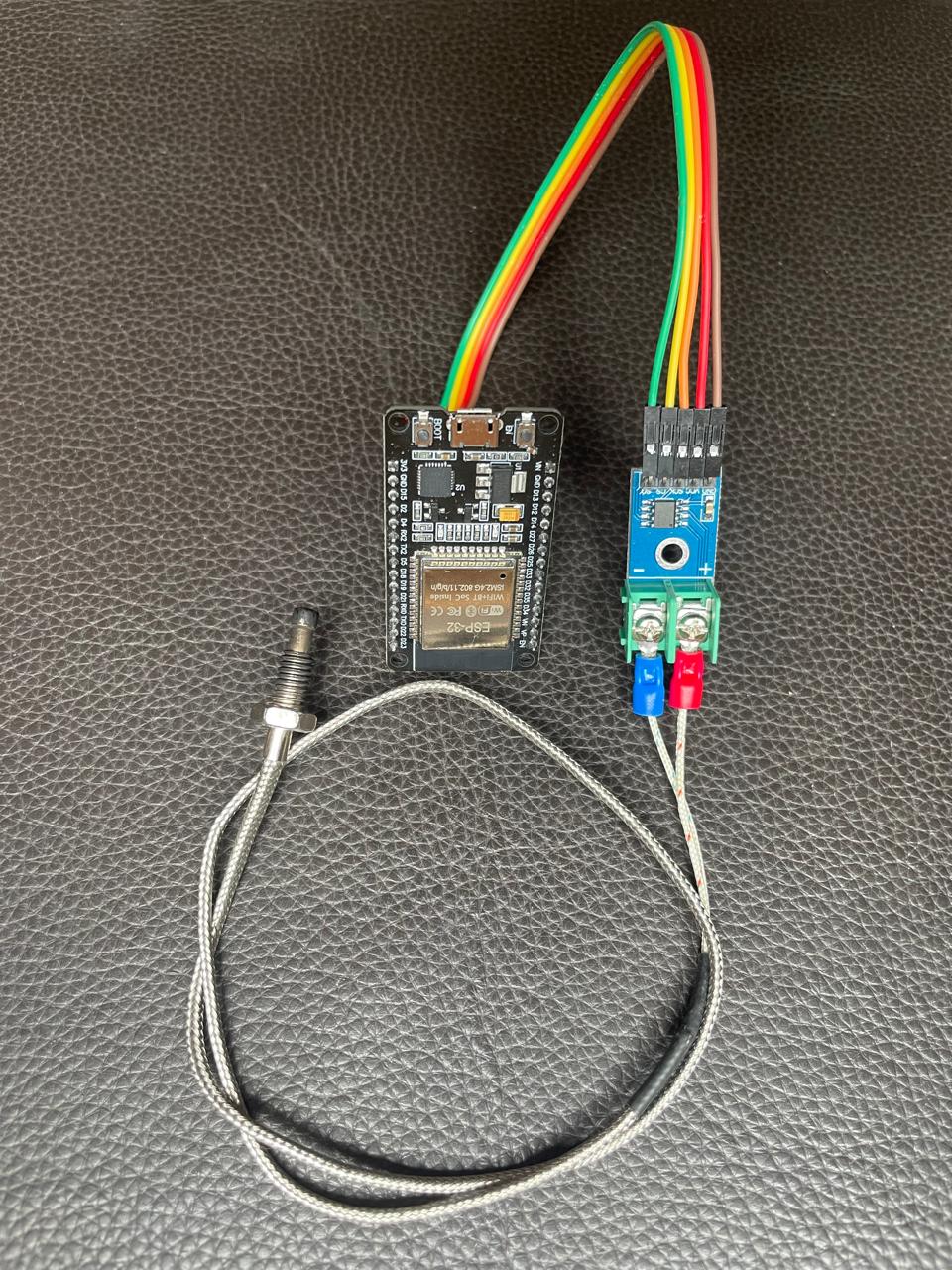 Detalhe da ligação real entre ESP32 e módulo MAX6675